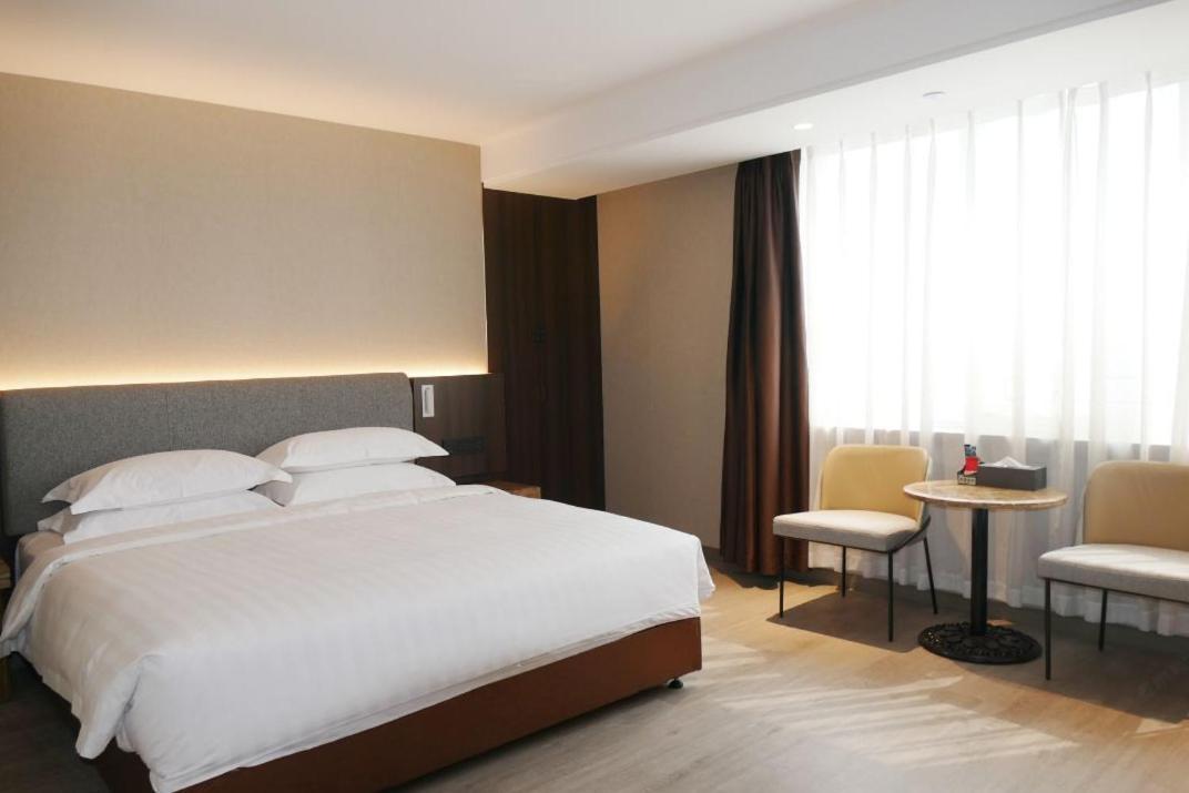 Jinan Yuquan Simpson Hotel Екстер'єр фото
