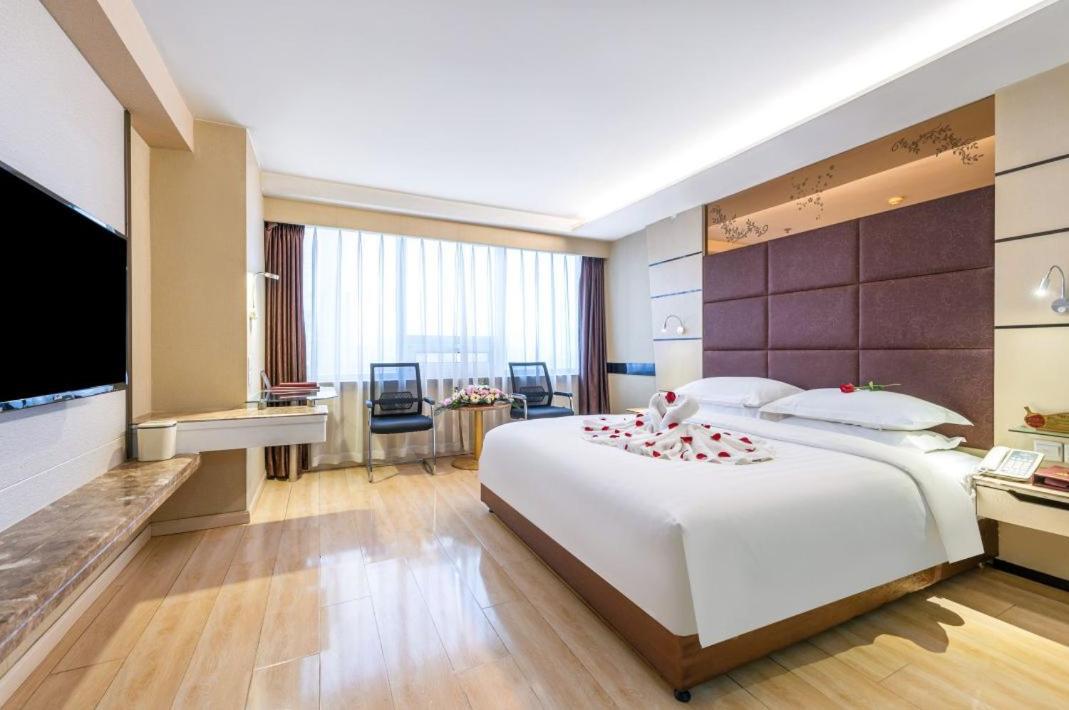 Jinan Yuquan Simpson Hotel Екстер'єр фото