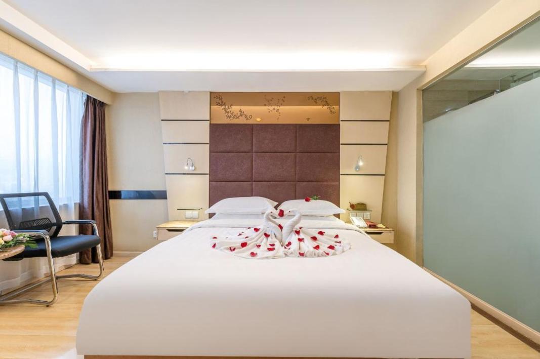 Jinan Yuquan Simpson Hotel Екстер'єр фото